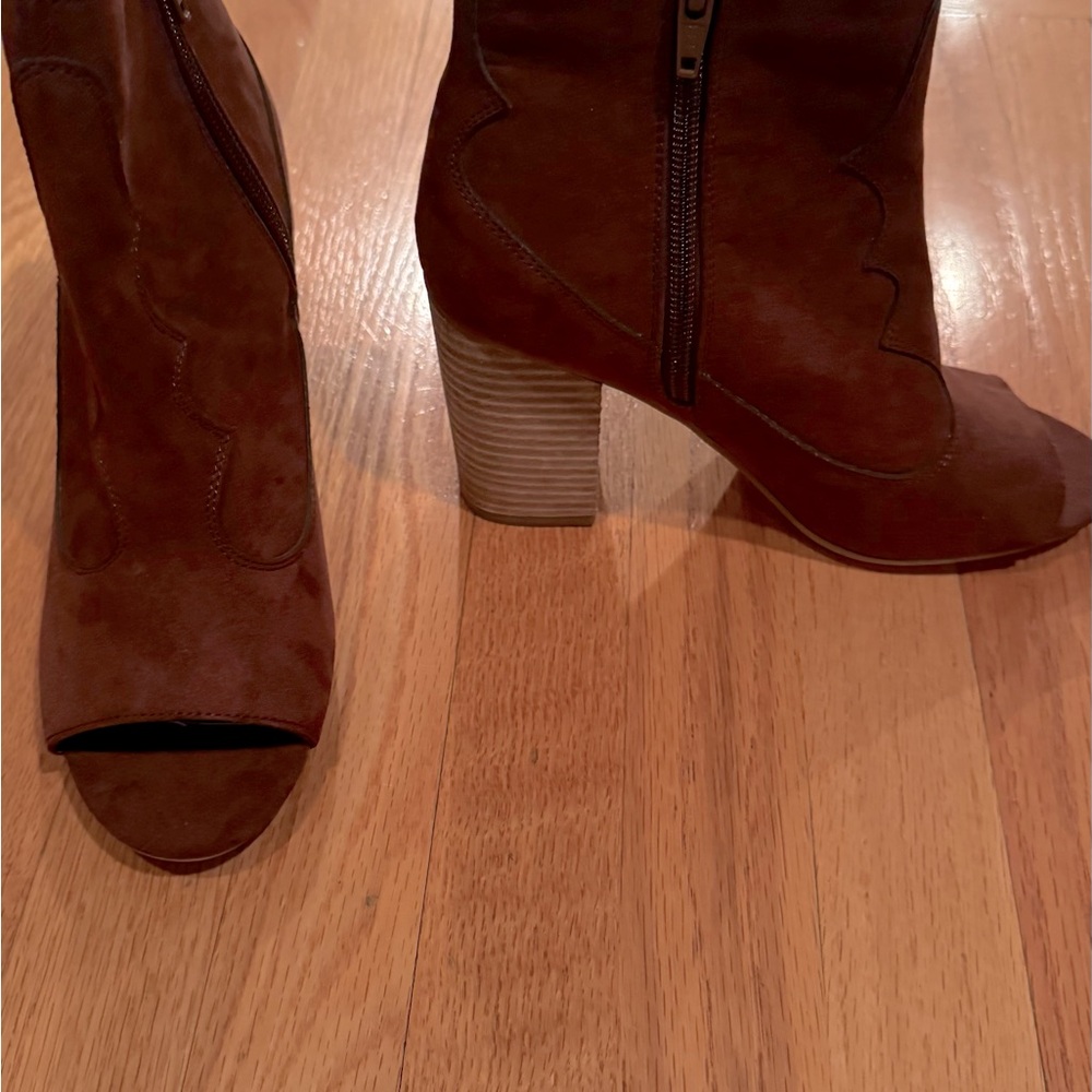 Open toe Carlos Santana boots